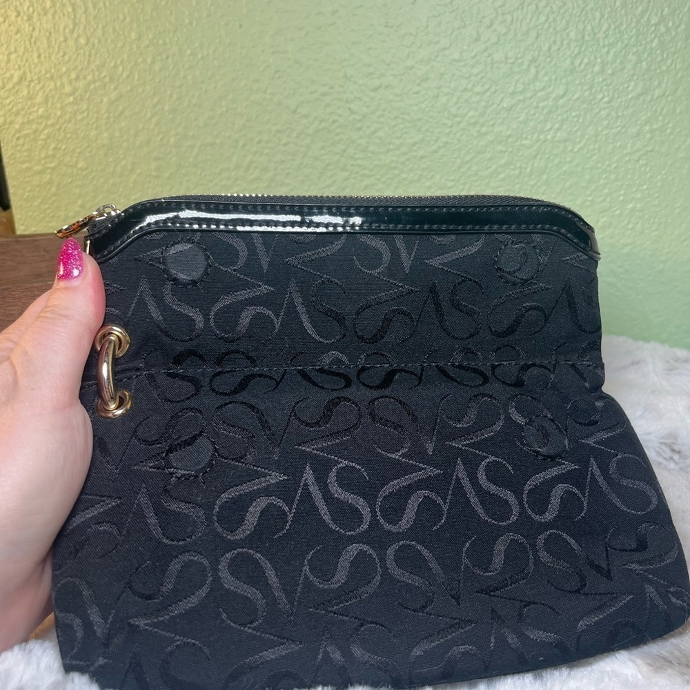 Simply Vera Wang Wristlet Wallet Black Magnetic Fold Over Clutch Bag Purse Strap - Picture 5 of 9